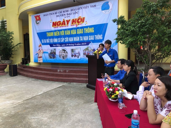 Huyện đoàn và Hội LHTN Việt Nam huyện tổ chức ngày hội văn hóa giao thông