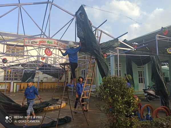 Tuổi trẻ huyện Đại Lộc tổ xung kích tổ chức các hoạt động giúp đỡ Nhân dân khắc phục hậu quả sau cơn bão số 9