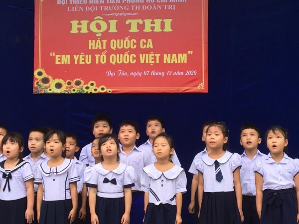 Liên đội Trường Tiểu học Đoàn Trị tổ chức Cuộc thi hát Quốc ca "Em yêu Tổ quốc Việt Nam"