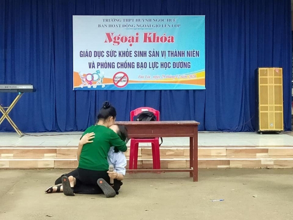 Đoàn Trường Huỳnh Ngọc Huệ - Tổ chức diễn đàn tình bạn đẹp - Nói không với bạo lực học đường